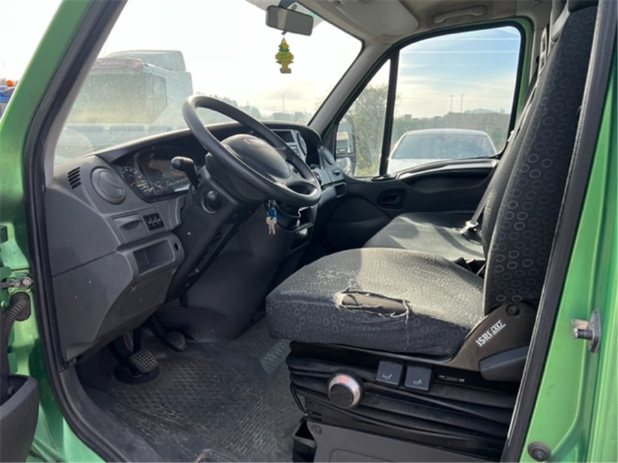 Foto del interior 1: Vehículo comercial ligero Iveco 35C17