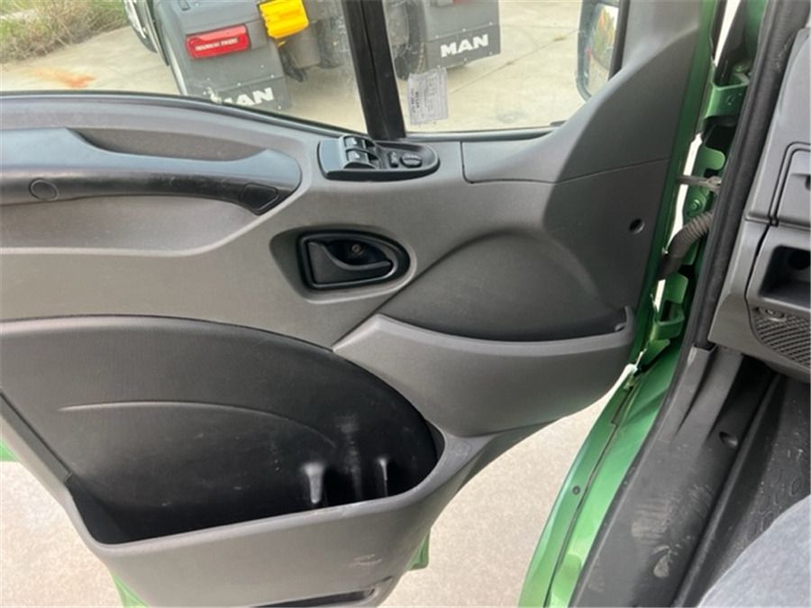 Vehículo comercial ligero Iveco 35C17: foto 9