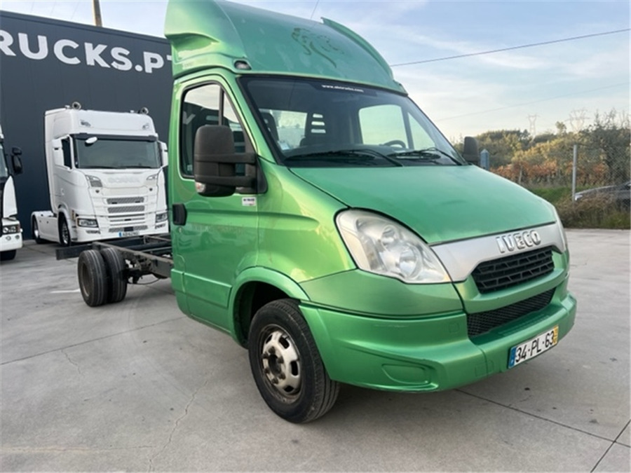 Iveco 35C17 - Vehículo comercial ligero: foto 2 Iveco 35C17 - Vehículo comercial ligero: foto 2