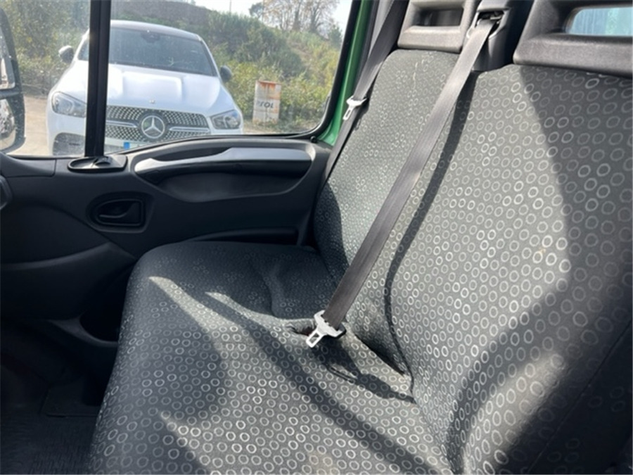 Vehículo comercial ligero Iveco 35C17: foto 7