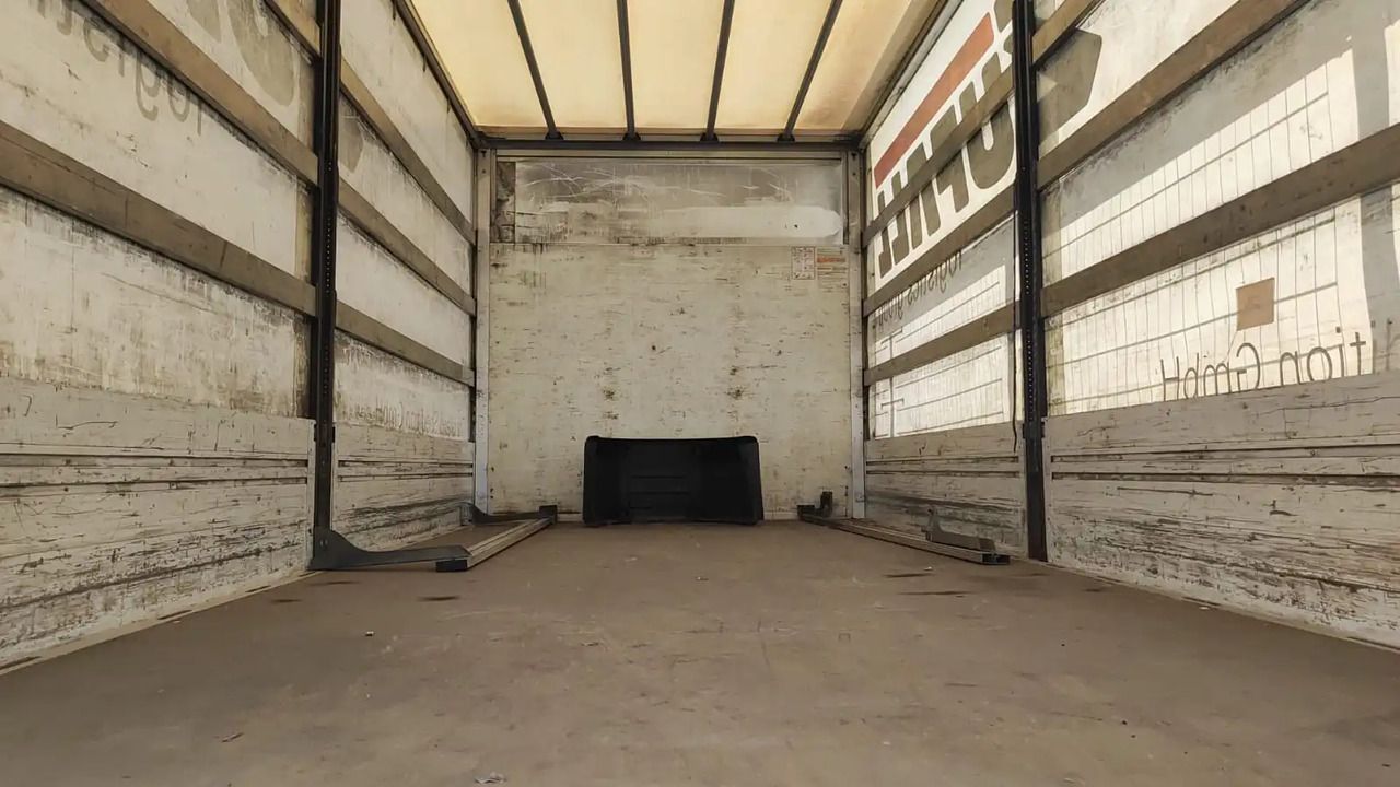 CENTINA ALLESTIMENTO A TERRA USATO - Toldo carrocería: foto 4 CENTINA ALLESTIMENTO A TERRA USATO - Toldo carrocería: foto 4