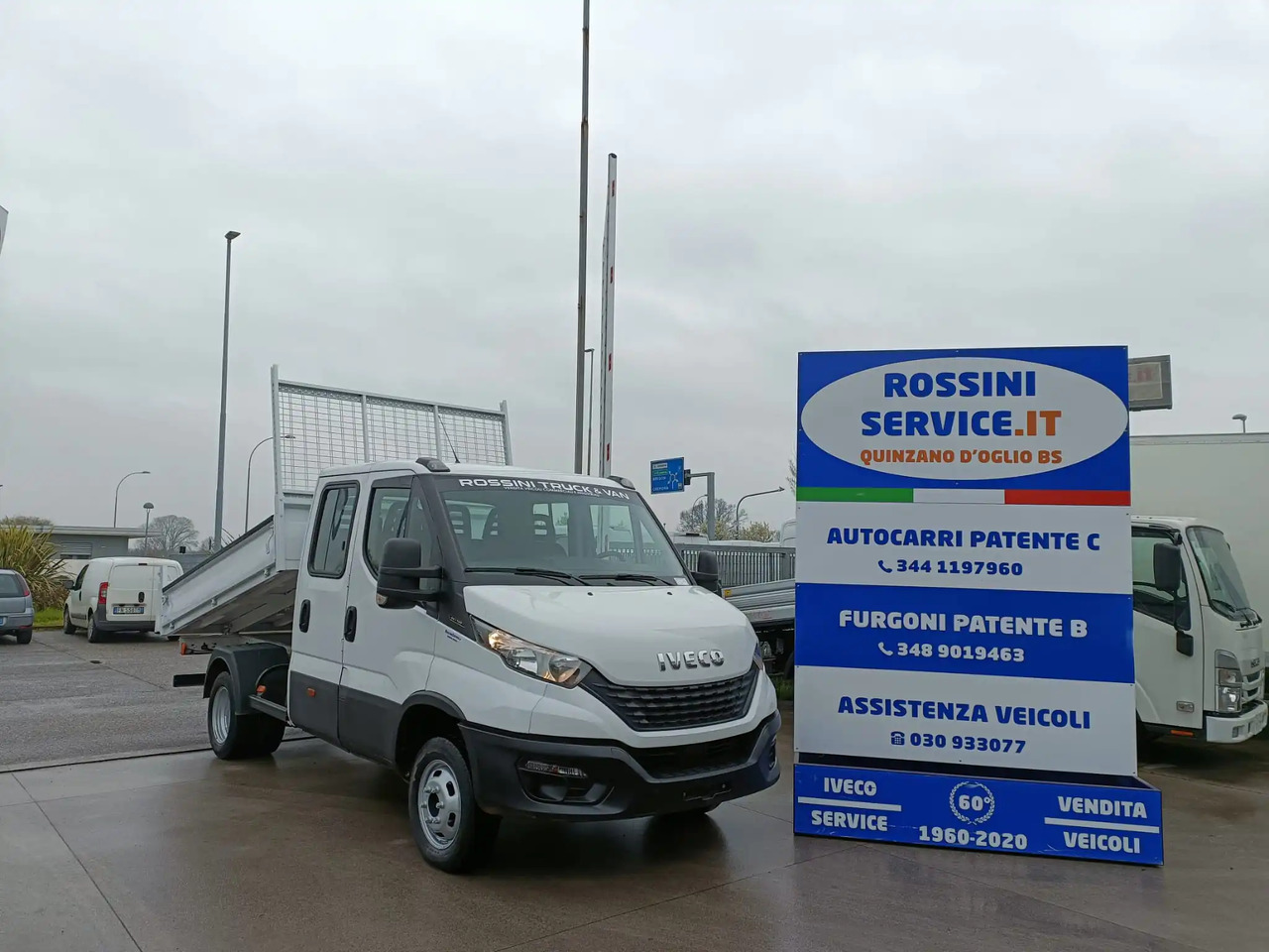 IVECO DAILY 35C14 DOPPIA CABINA RIBALTABILE 2.3 - Volquete furgoneta: foto 1 IVECO DAILY 35C14 DOPPIA CABINA RIBALTABILE 2.3 - Volquete furgoneta: foto 1
