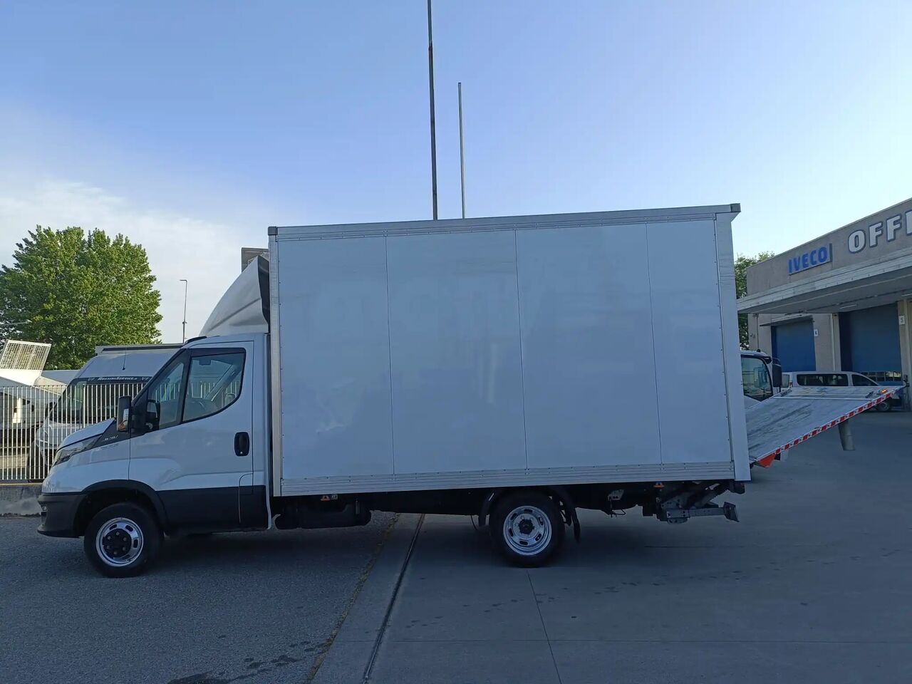 IVECO DAILY 35C14H EURO6D – COME NUOVO – BRESCIA - Furgoneta: foto 4 IVECO DAILY 35C14H EURO6D – COME NUOVO – BRESCIA - Furgoneta: foto 4