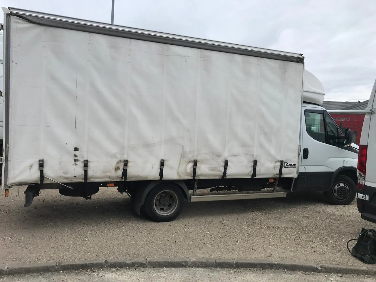 IVECO DAILY 35C16 CC 3000 - Furgoneta con caja de lona: foto 2 IVECO DAILY 35C16 CC 3000 - Furgoneta con caja de lona: foto 2