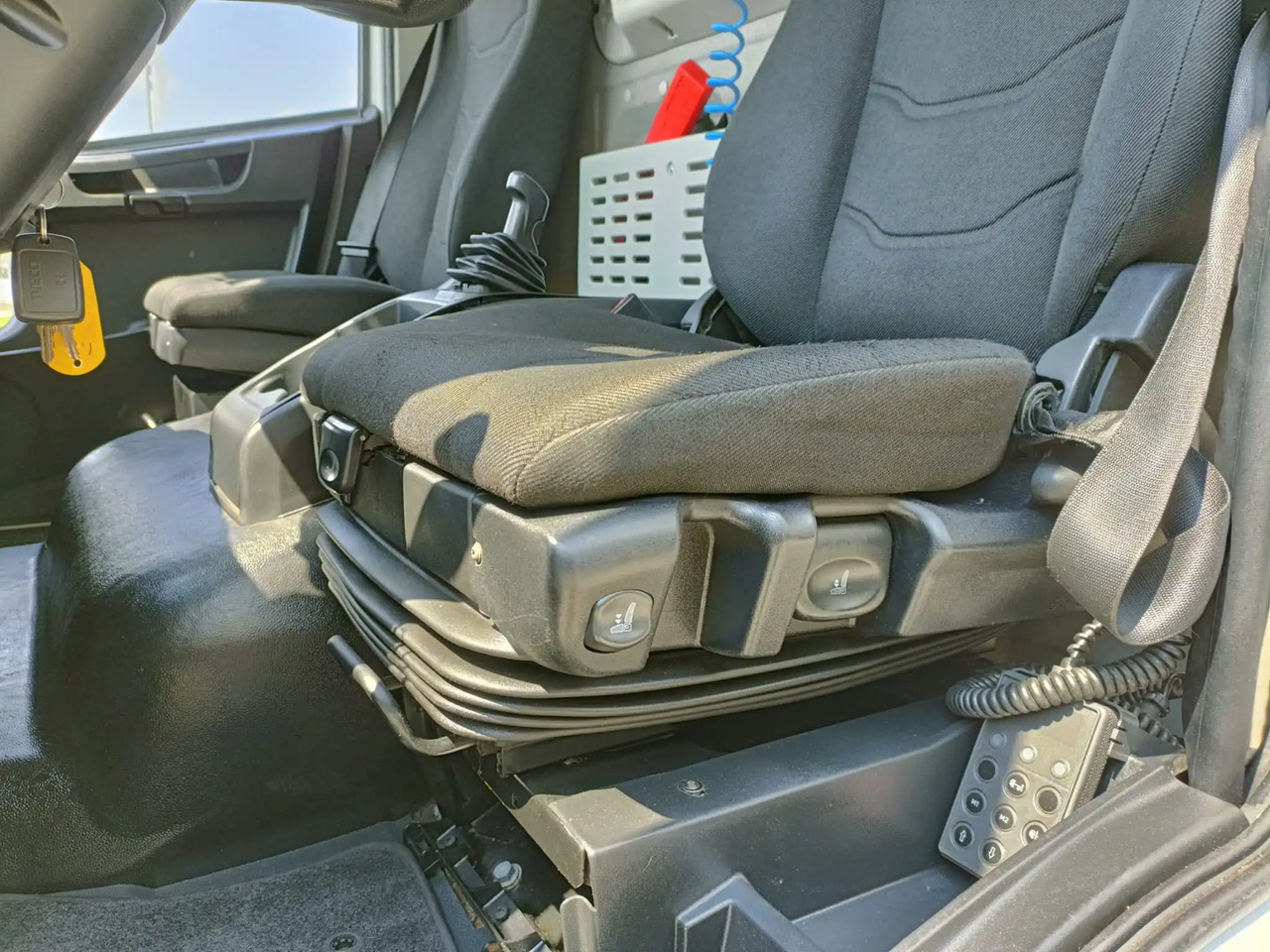 IVECO EUROCARGO 120E19P - Chasis camión: foto 5 IVECO EUROCARGO 120E19P - Chasis camión: foto 5