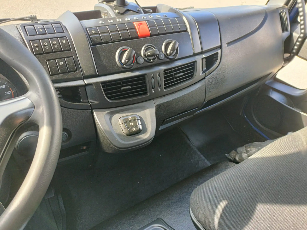 IVECO EUROCARGO 160E25P - Chasis camión: foto 2 IVECO EUROCARGO 160E25P - Chasis camión: foto 2