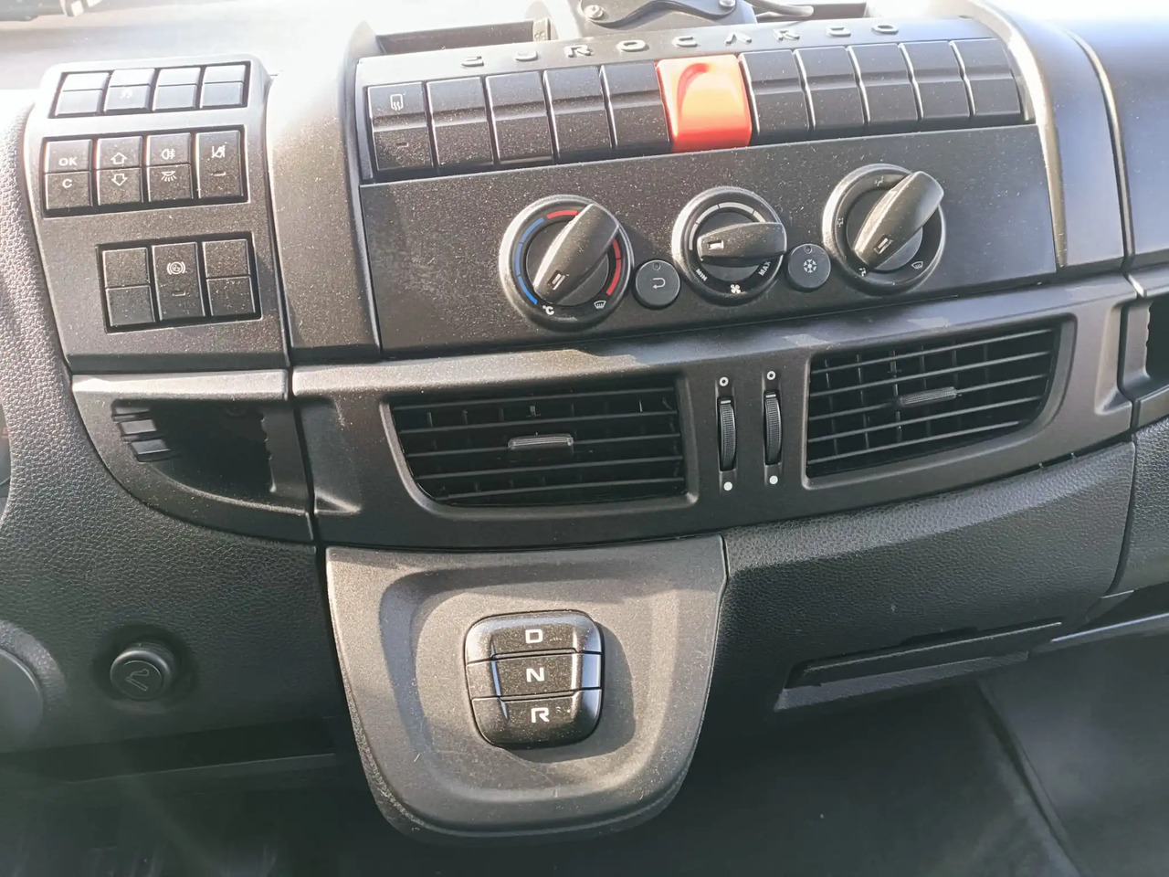 IVECO EUROCARGO 160E25P - Chasis camión: foto 3 IVECO EUROCARGO 160E25P - Chasis camión: foto 3