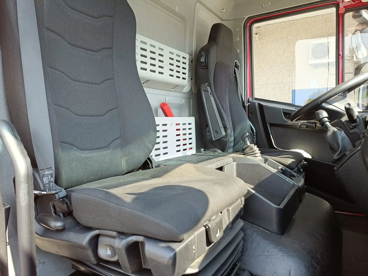 IVECO EUROCARGO 75E19 – USATO – BRESCIA - Camión caja cerrada: foto 4 IVECO EUROCARGO 75E19 – USATO – BRESCIA - Camión caja cerrada: foto 4