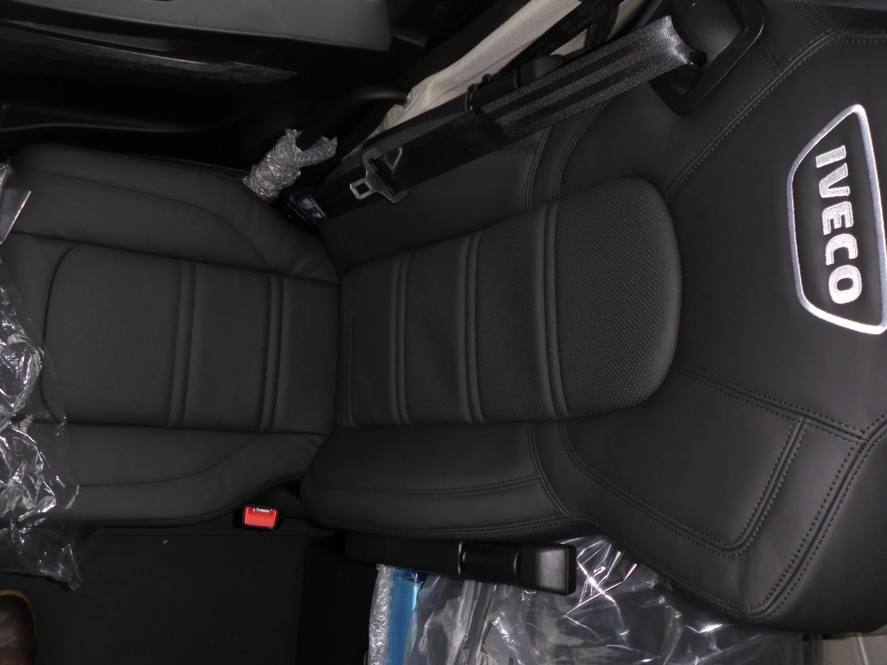 IVECO S-WAY 570 TP FULL - Chasis camión: foto 4 IVECO S-WAY 570 TP FULL - Chasis camión: foto 4