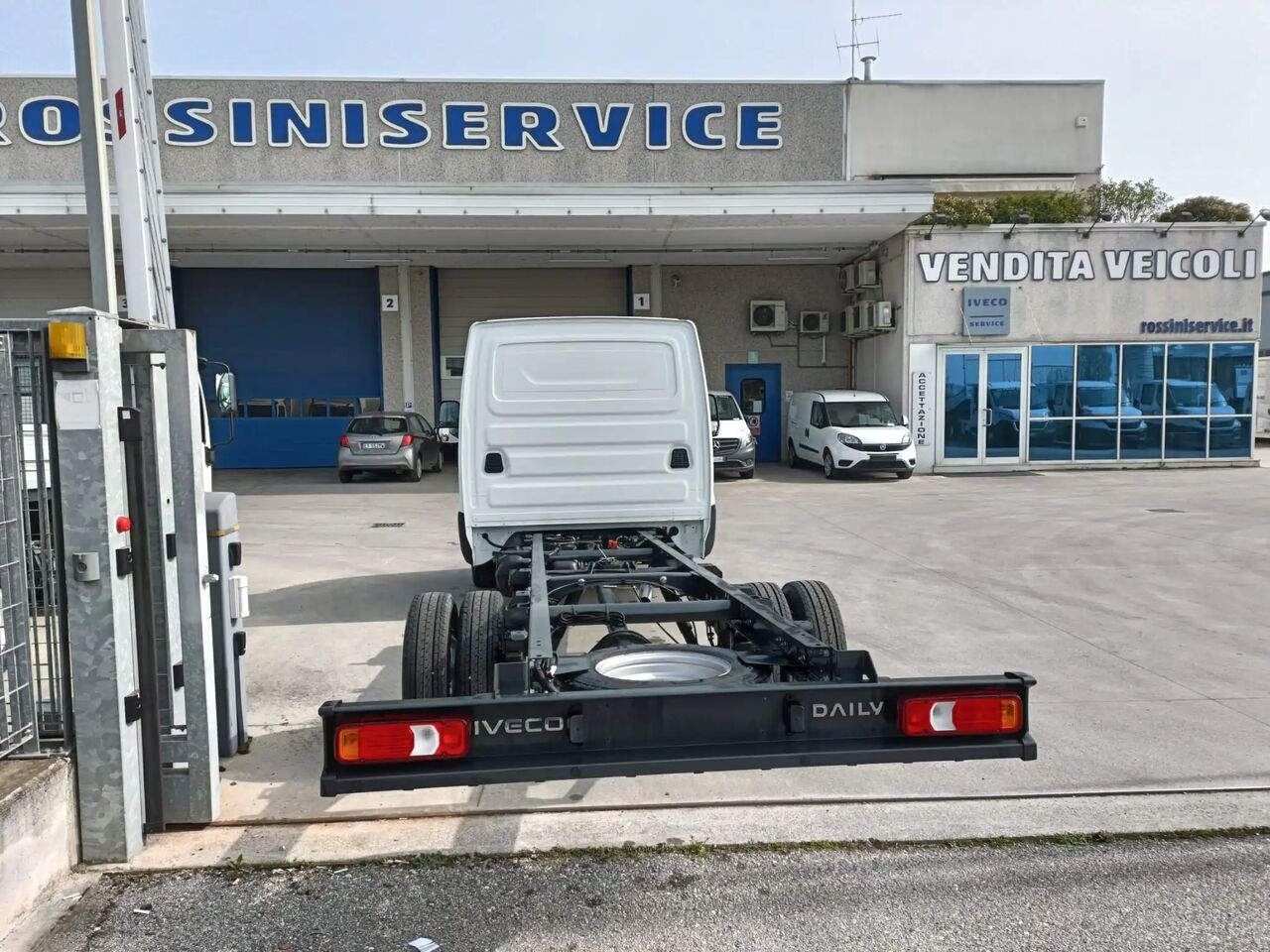 IVECO DAILY 35C16 3.000 cc A TELAIO NUOVO - Vehículo comercial ligero: foto 3 IVECO DAILY 35C16 3.000 cc A TELAIO NUOVO - Vehículo comercial ligero: foto 3