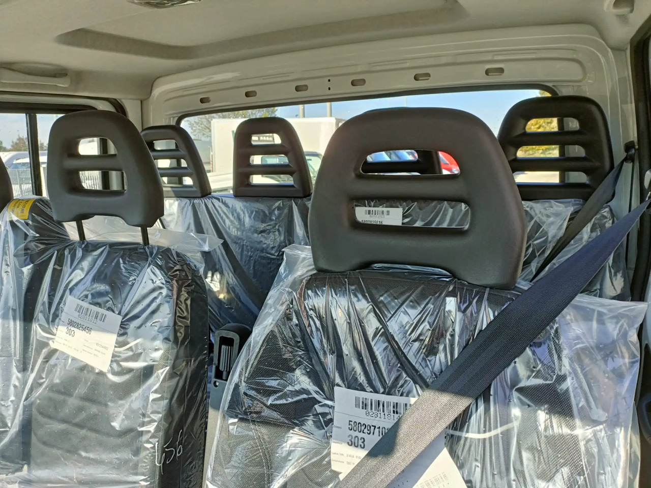 Vehículo comercial ligero IVECO DAILY 35C16 DOPPIA CABINA 7 POSTI: foto 9