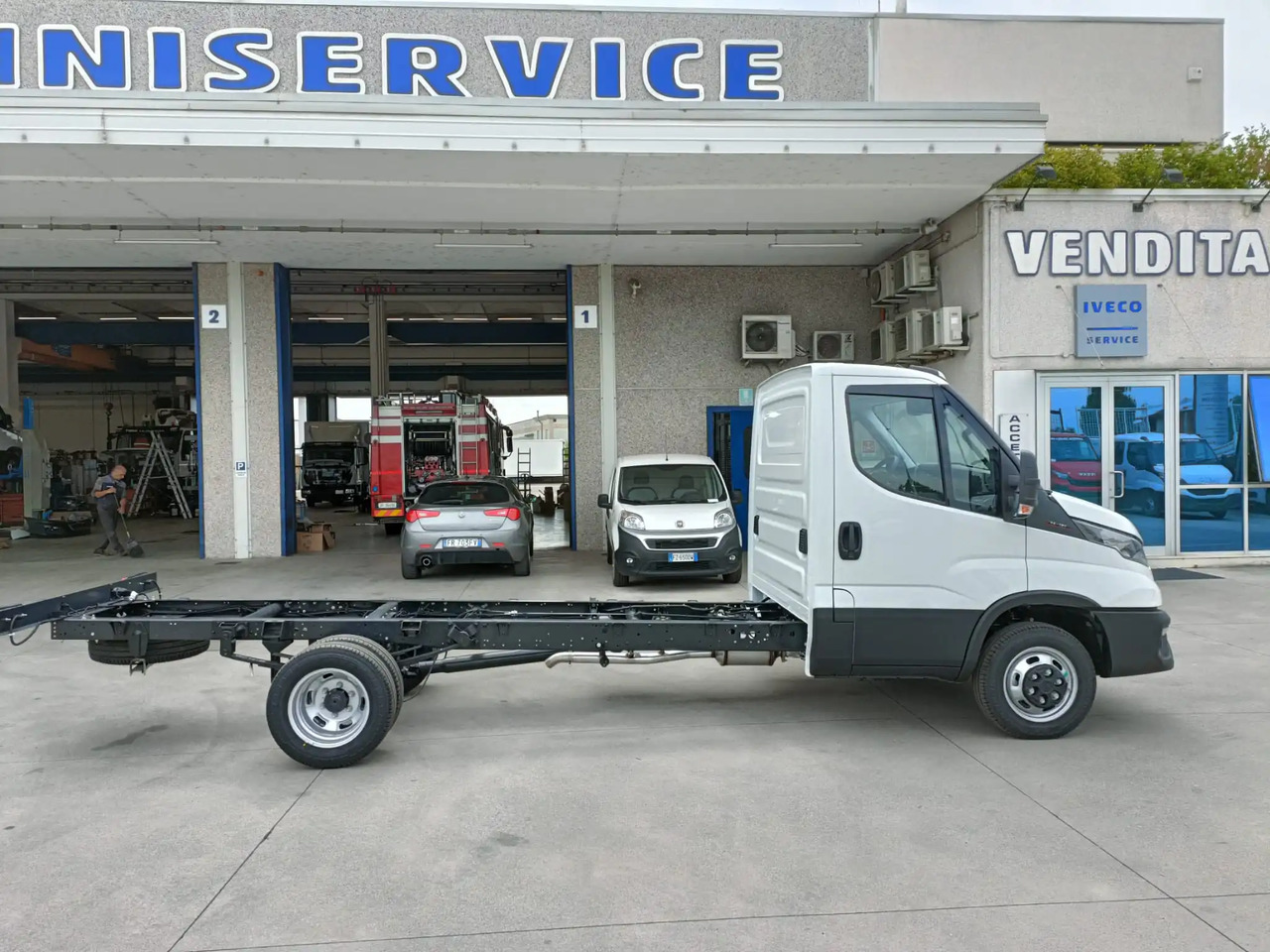 IVECO DAILY 35C18 MOD. 2025 A TELAIO NUOVO - Vehículo comercial ligero: foto 4 IVECO DAILY 35C18 MOD. 2025 A TELAIO NUOVO - Vehículo comercial ligero: foto 4