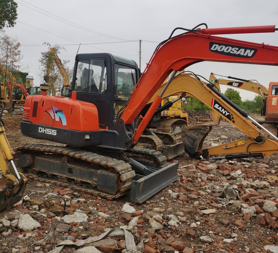 Doosan DH55 - Excavadora de cadenas: foto 1 Doosan DH55 - Excavadora de cadenas: foto 1