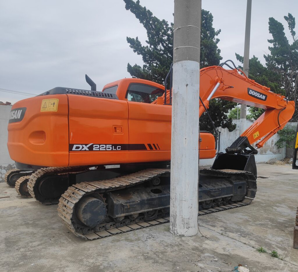 Doosan DX225LC-7 - Excavadora de cadenas: foto 1 Doosan DX225LC-7 - Excavadora de cadenas: foto 1
