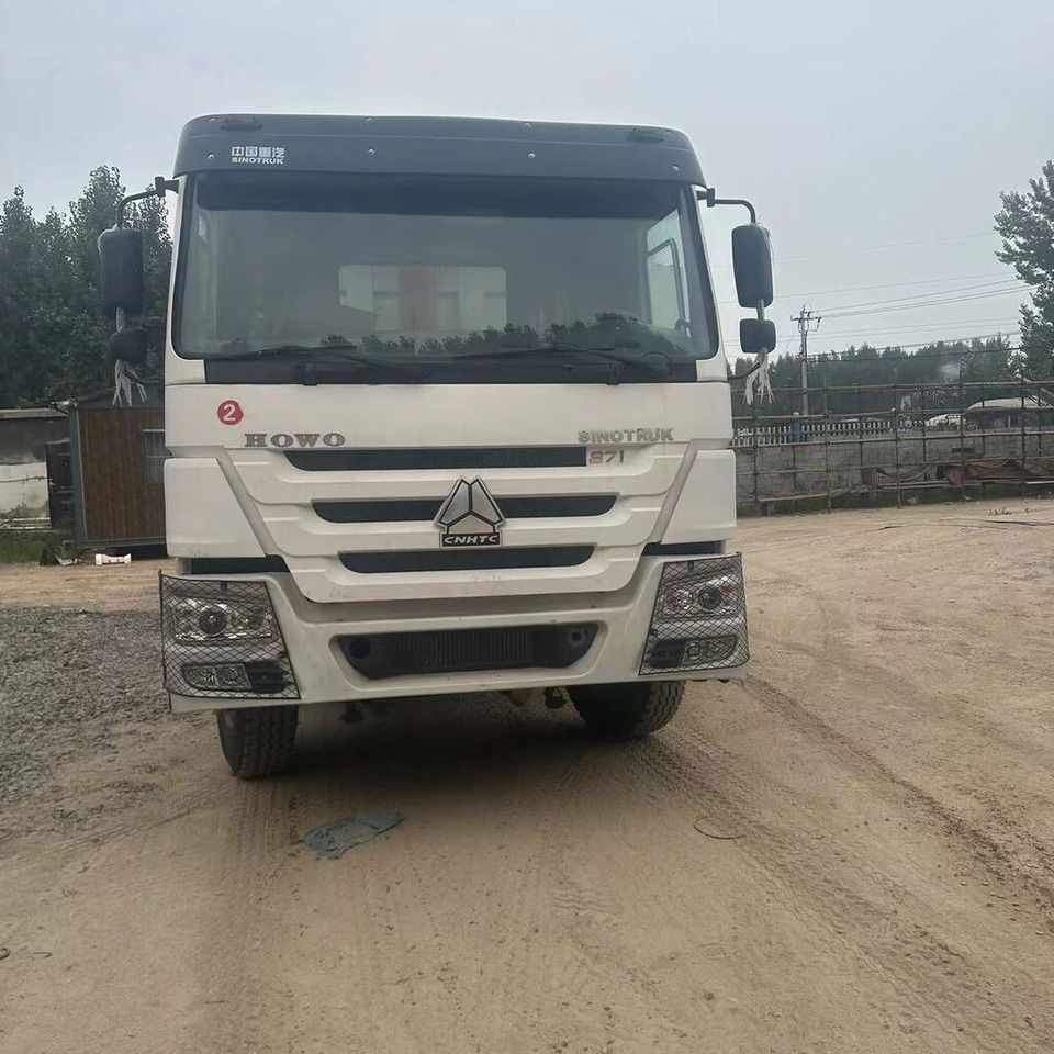 Howo 371 8X4 - Volquete camión: foto 3 Howo 371 8X4 - Volquete camión: foto 3
