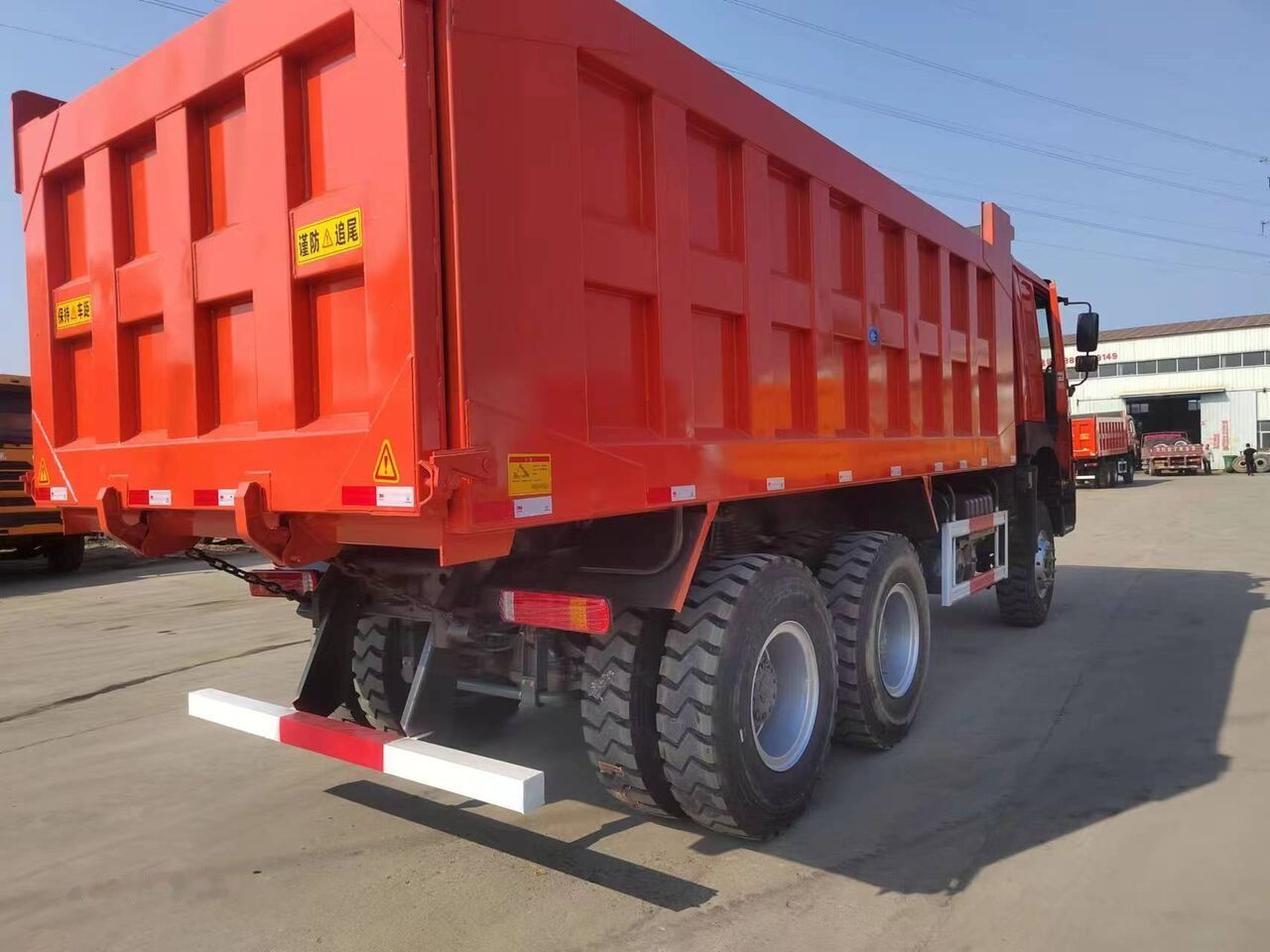 Howo 375 - Volquete camión: foto 1 Howo 375 - Volquete camión: foto 1