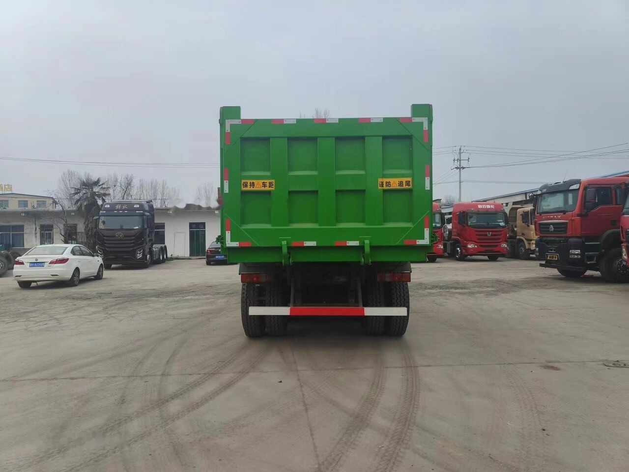 Howo G7W - Volquete camión: foto 4 Howo G7W - Volquete camión: foto 4