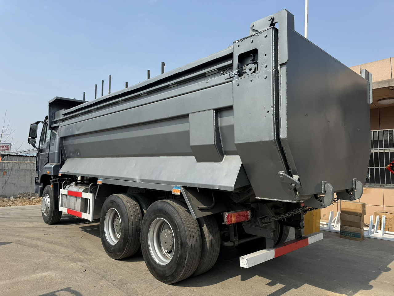 Howo HAOHAN DUMP TRUCK - Volquete camión: foto 4 Howo HAOHAN DUMP TRUCK - Volquete camión: foto 4