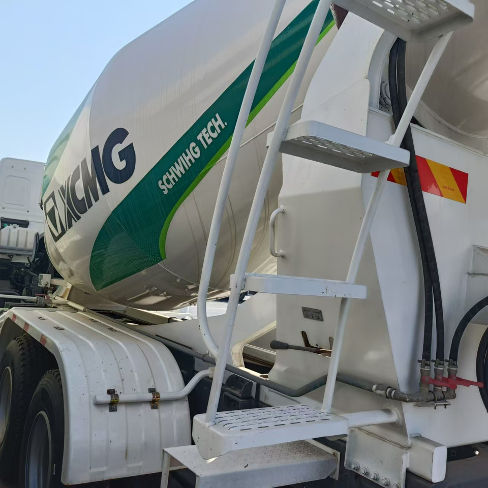 Howo HOWO 371 concrete truck 10CM3 - Camión hormigonera: foto 4 Howo HOWO 371 concrete truck 10CM3 - Camión hormigonera: foto 4