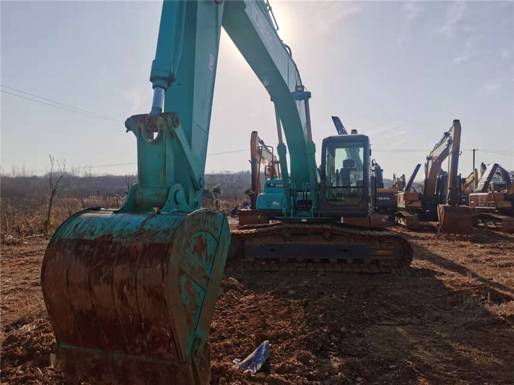 Excavadora de cadenas Kobelco SK210: foto 6