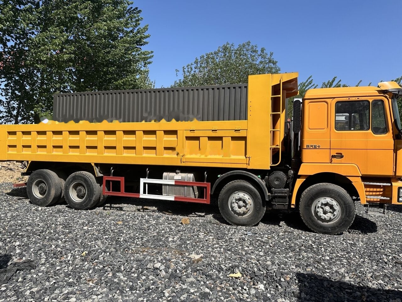 Shacman F3000 - Volquete camión: foto 1 Shacman F3000 - Volquete camión: foto 1