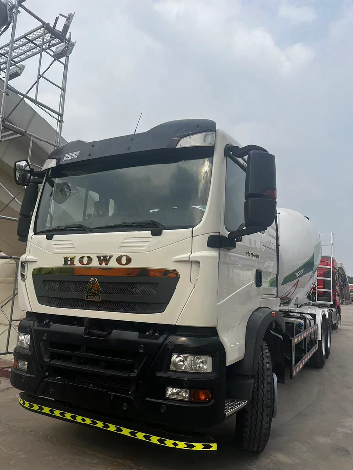 Sinotruk Howo TX350 Mixer truck - Camión hormigonera: foto 4 Sinotruk Howo TX350 Mixer truck - Camión hormigonera: foto 4