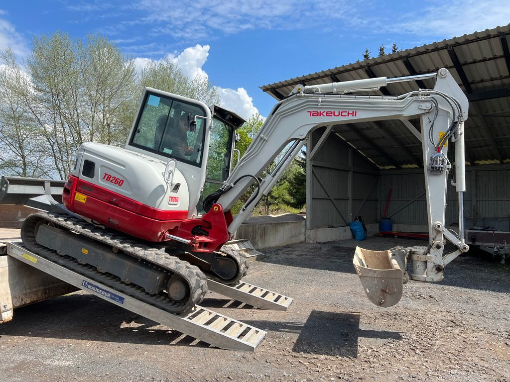 Takeuchi TB 260 u. 250 V4 Powertilt 3x vorhanden - Miniexcavadora: foto 1 Takeuchi TB 260 u. 250 V4 Powertilt 3x vorhanden - Miniexcavadora: foto 1