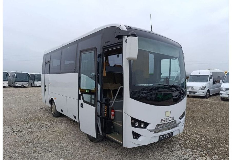 Isuzu Novolux - Autobús suburbano: foto 1 Isuzu Novolux - Autobús suburbano: foto 1
