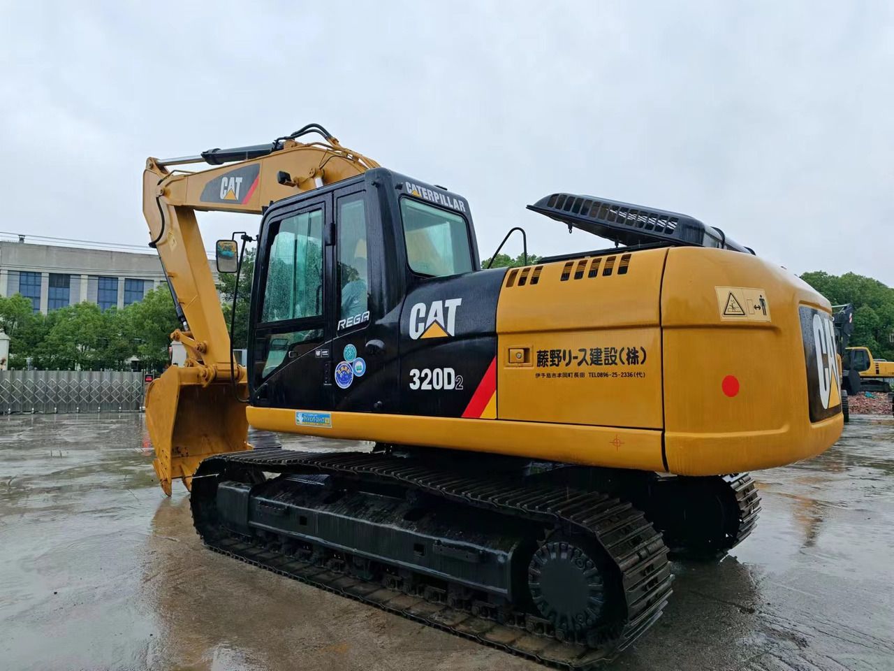 CATERPILLAR 320D2 - Excavadora de cadenas: foto 2 CATERPILLAR 320D2 - Excavadora de cadenas: foto 2