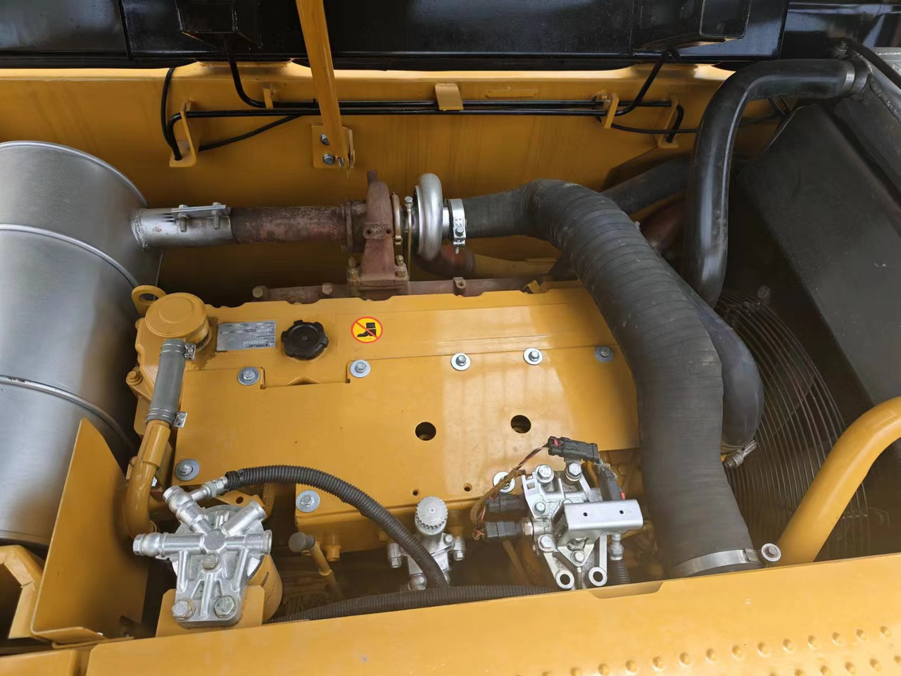 CATERPILLAR 320DL - Excavadora de cadenas: foto 4 CATERPILLAR 320DL - Excavadora de cadenas: foto 4