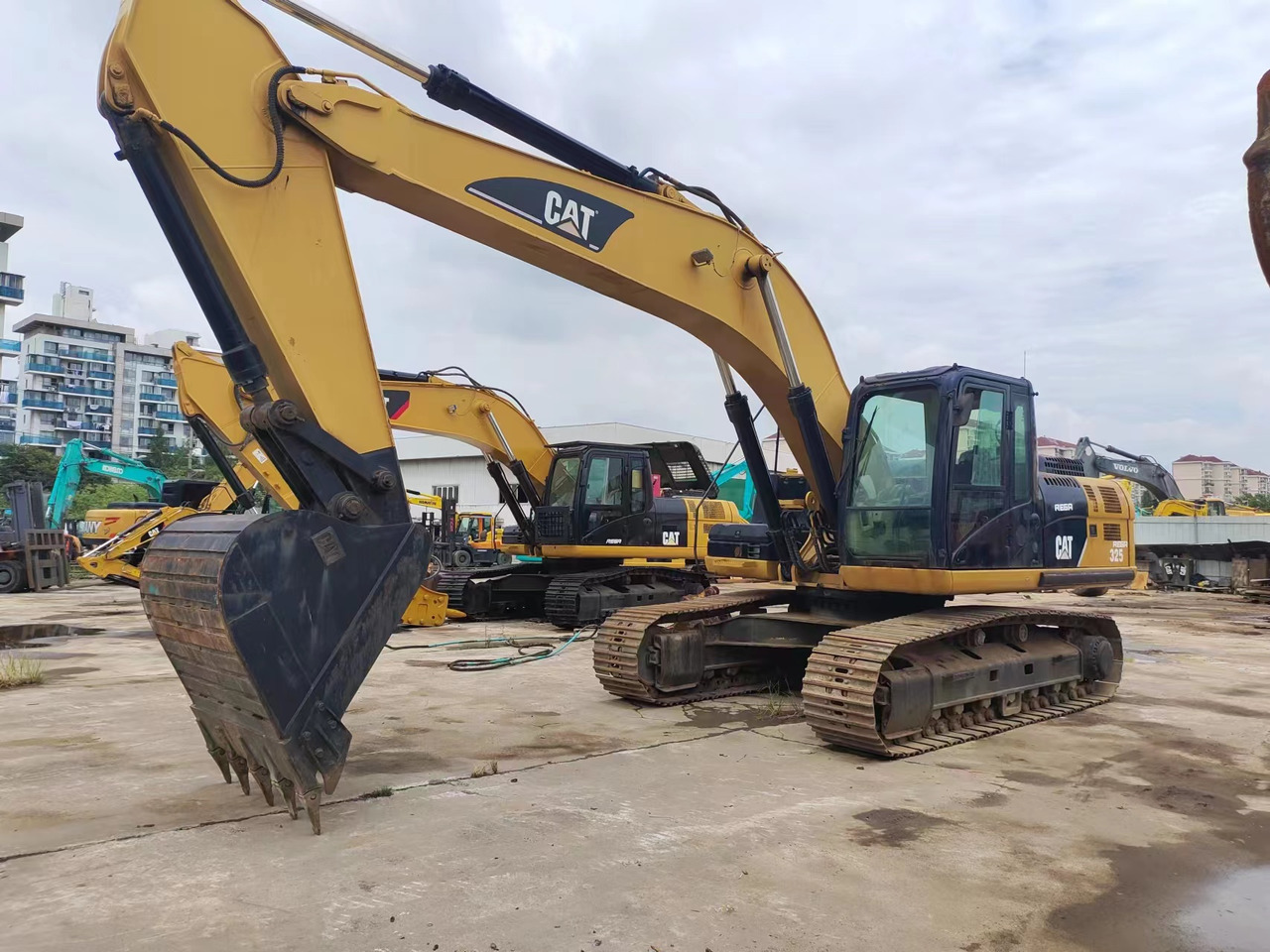 CATERPILLAR 325C - Excavadora de cadenas: foto 1 CATERPILLAR 325C - Excavadora de cadenas: foto 1
