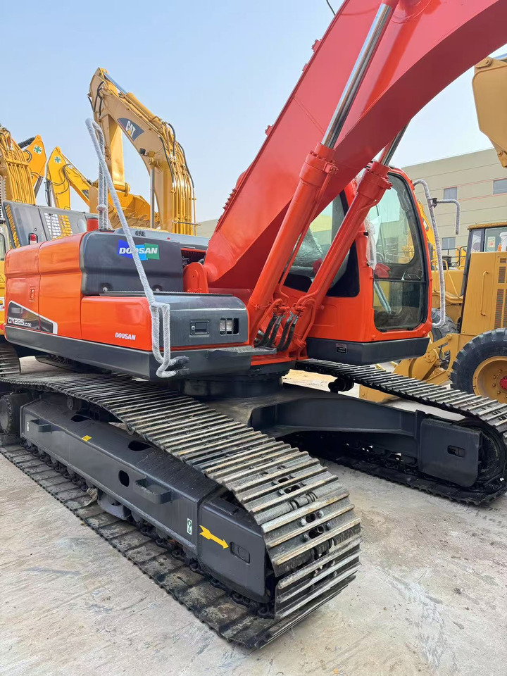 DOOSAN DX225 - Excavadora de cadenas: foto 2 DOOSAN DX225 - Excavadora de cadenas: foto 2