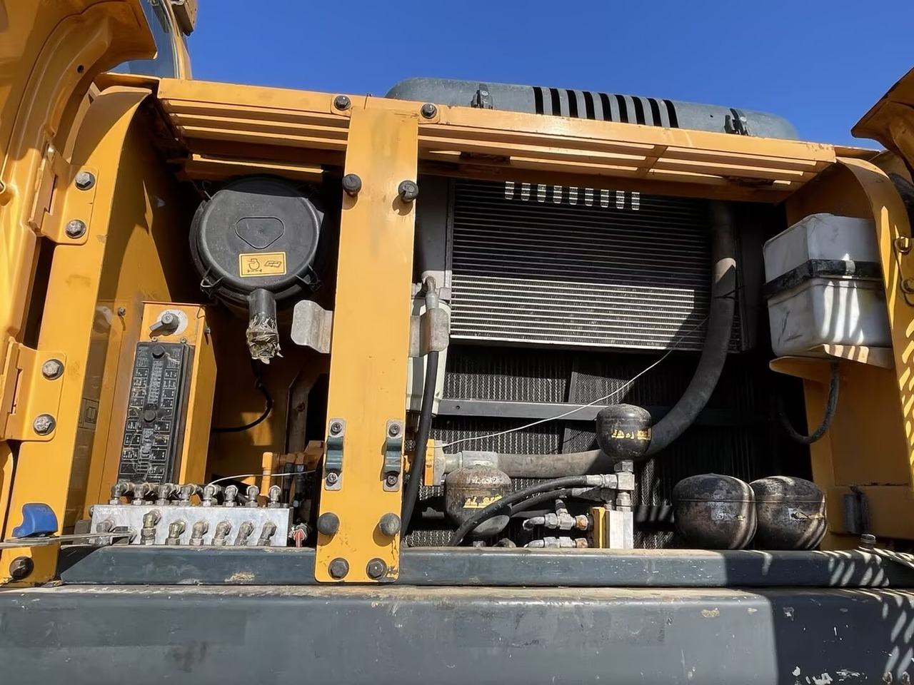 Excavadora de ruedas HYUNDAI 210W-9: foto 7 Excavadora de ruedas HYUNDAI 210W-9: foto 7