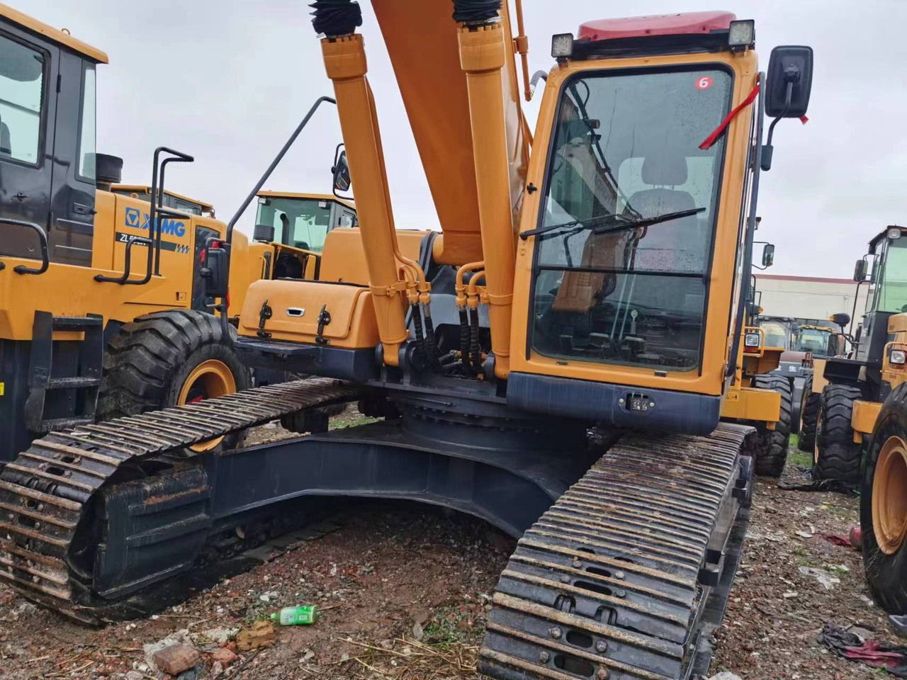 HYUNDAI 305LC-9T 220LC-9S - Excavadora de cadenas: foto 2 HYUNDAI 305LC-9T 220LC-9S - Excavadora de cadenas: foto 2