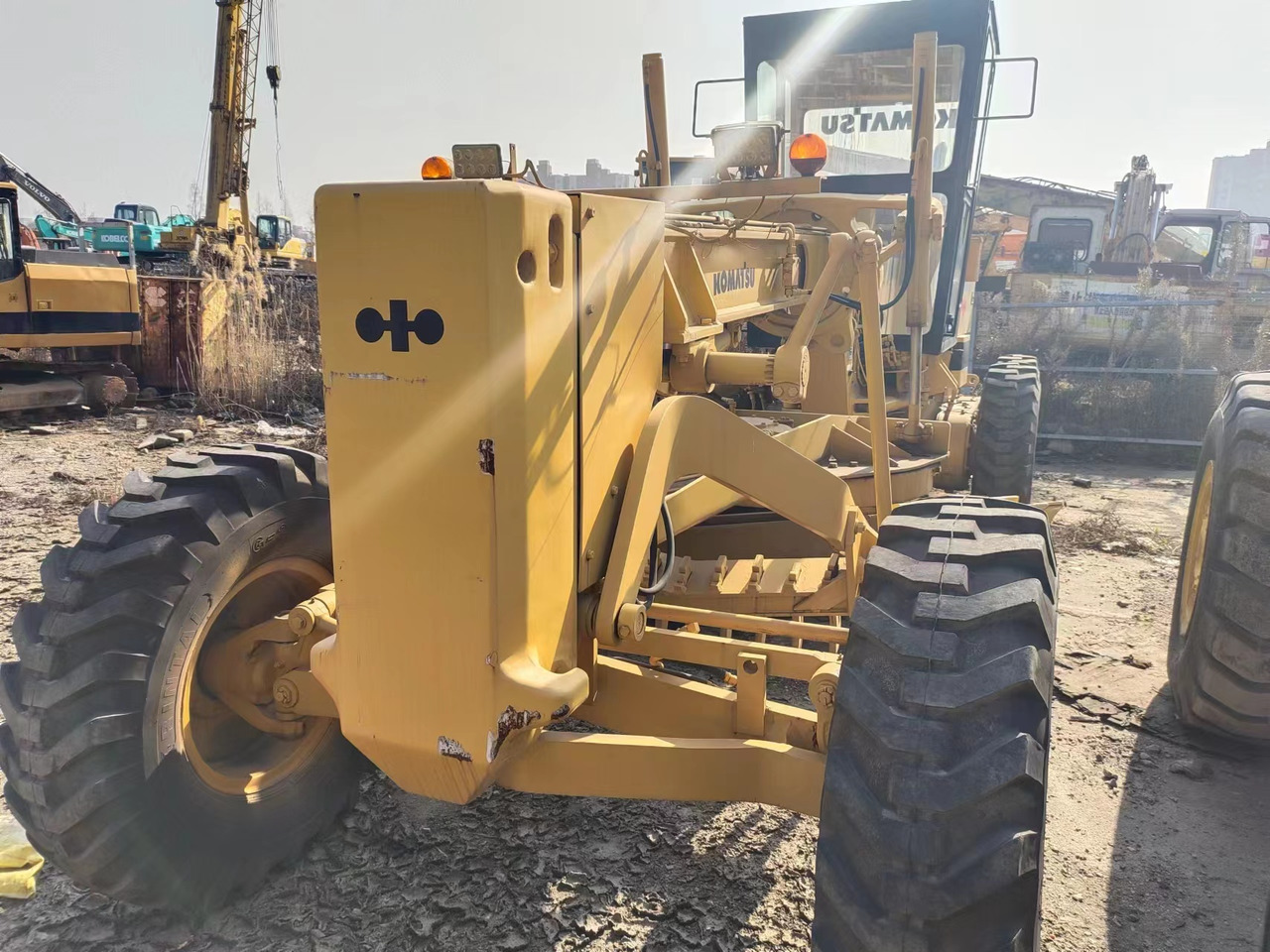 KOMATSU GD825A - Grader: foto 1 KOMATSU GD825A - Grader: foto 1