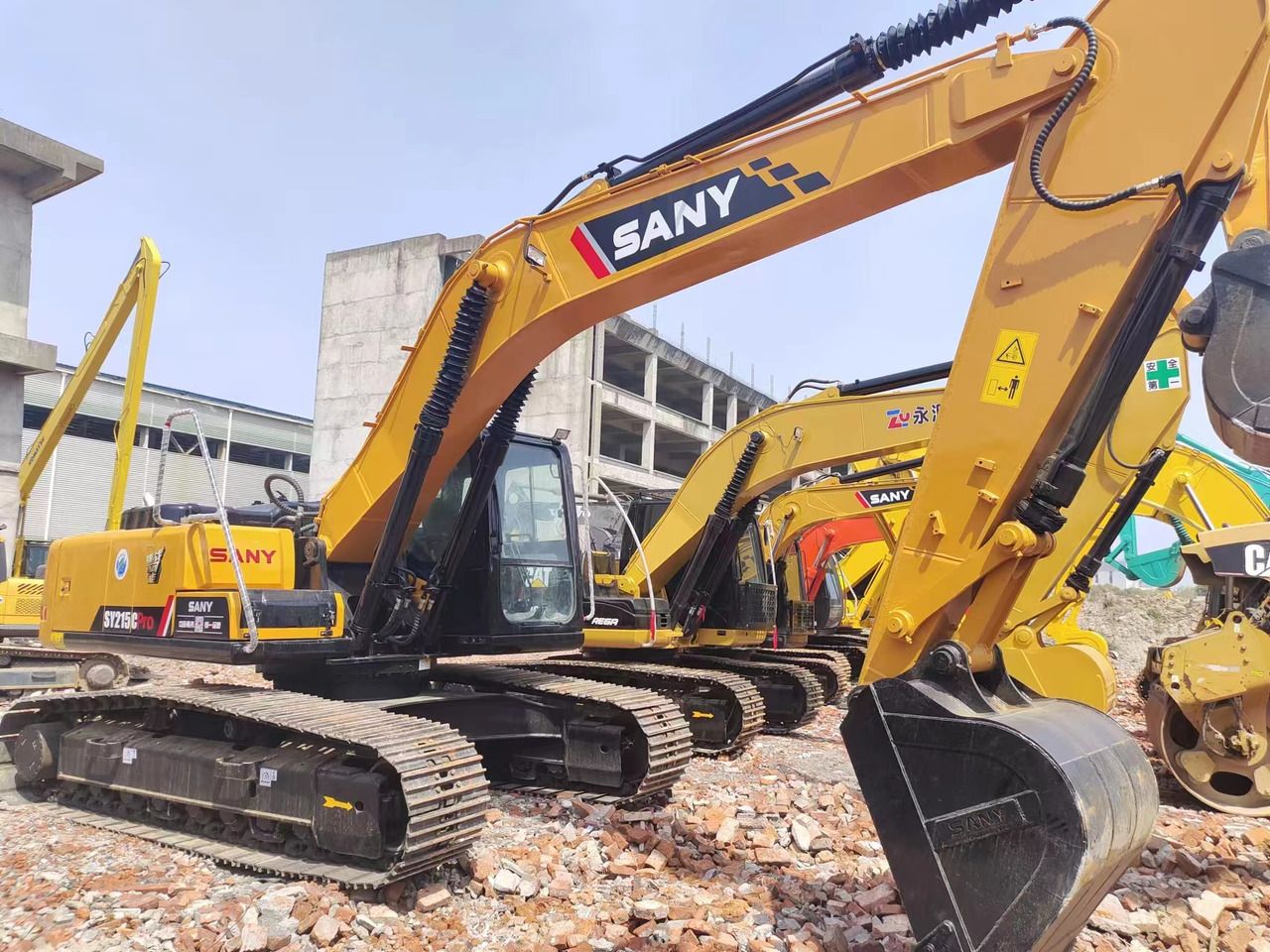 SANY SY215C - Excavadora de cadenas: foto 2 SANY SY215C - Excavadora de cadenas: foto 2