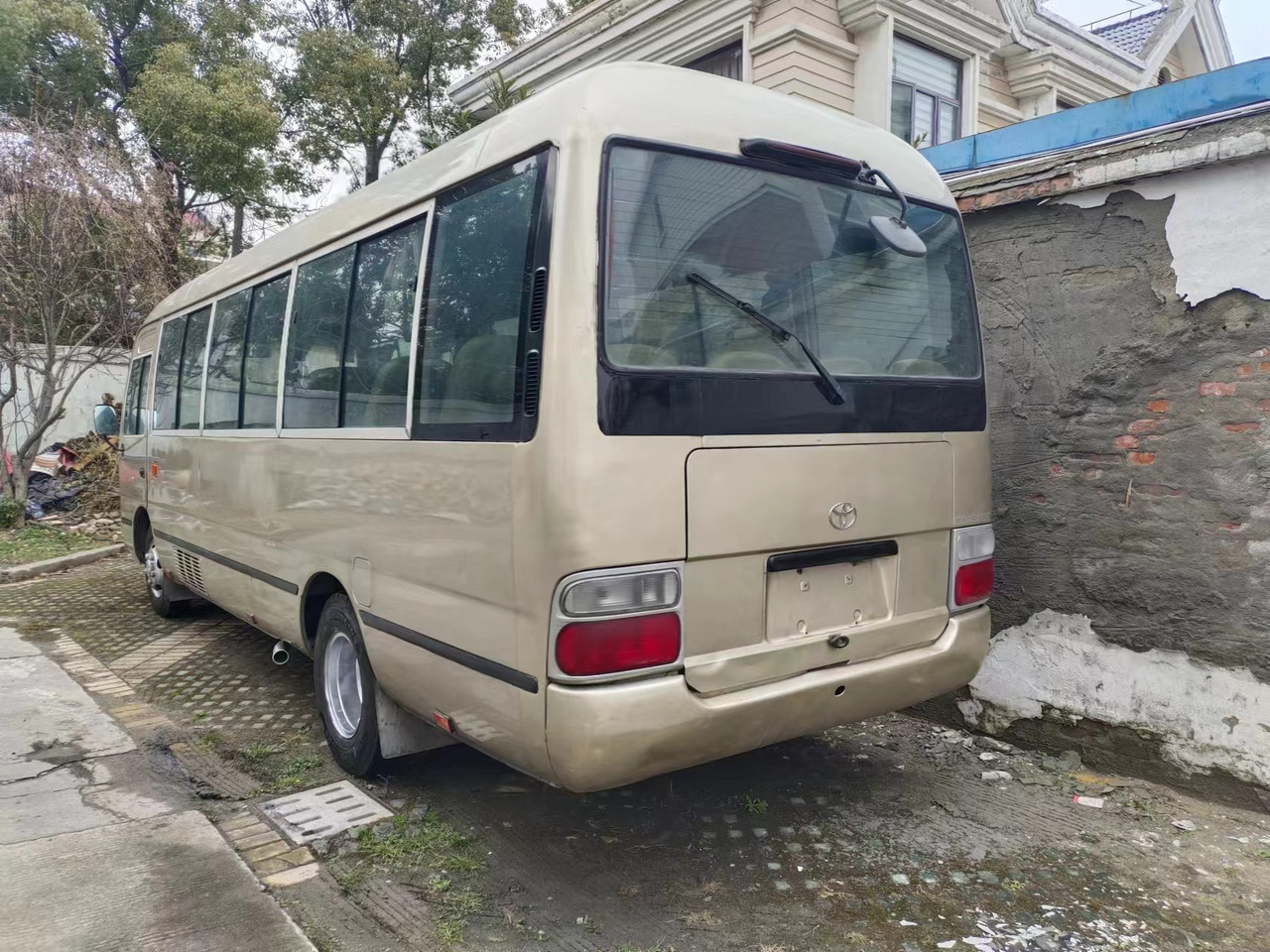 TOYOTA Coaster - Autobús suburbano: foto 2 TOYOTA Coaster - Autobús suburbano: foto 2