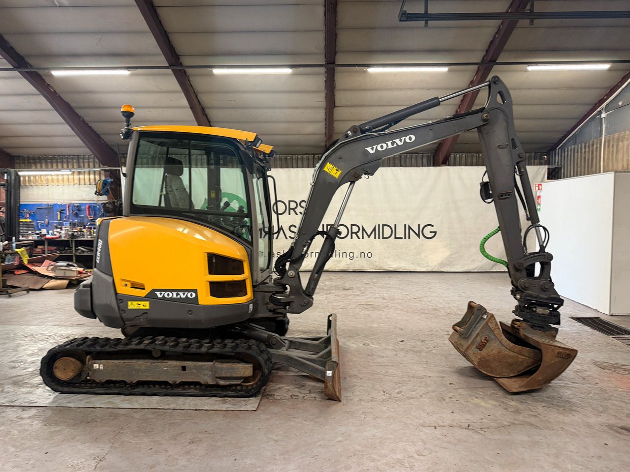 Miniexcavadora Volvo ECR40D MVA FRI: foto 6