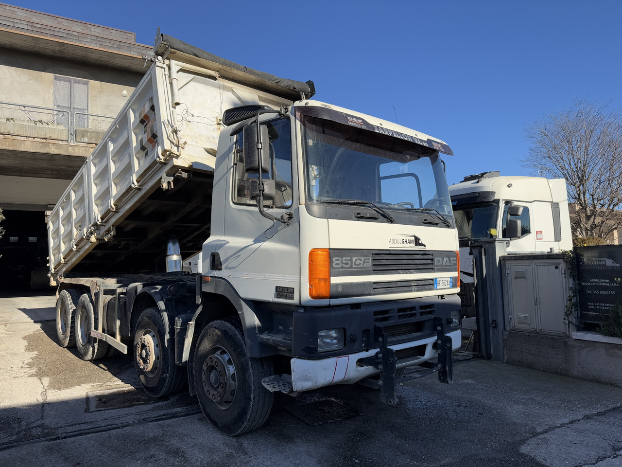 Volquete camión DAF DAF CF 85.430: foto 8