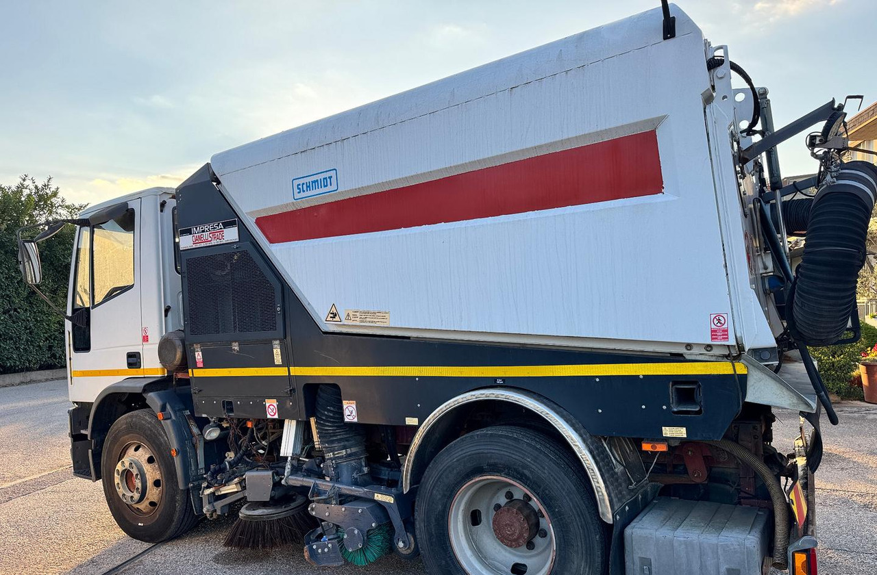 Iveco EuroCargo 150E18 spazzatrice - Barredora vial: foto 5 Iveco EuroCargo 150E18 spazzatrice - Barredora vial: foto 5