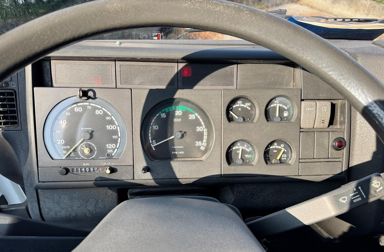 Iveco Eurocargo 150E23 con Gru HIAB - Camión caja abierta, Camión grúa: foto 4 Iveco Eurocargo 150E23 con Gru HIAB - Camión caja abierta, Camión grúa: foto 4