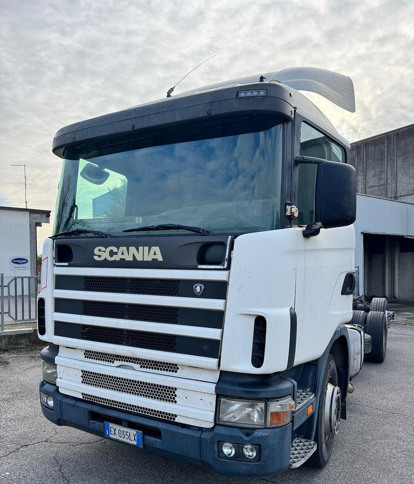 Motrice Scania R124 - 420 - 2002 (6X2) - Chasis camión: foto 2 Motrice Scania R124 - 420 - 2002 (6X2) - Chasis camión: foto 2