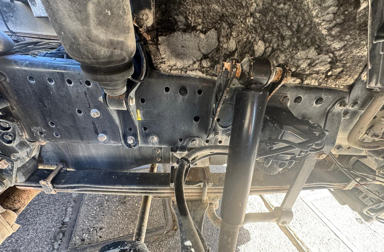 Volquete camión RIBALTABILE MAN TGA 41.480 (8X4): foto 25