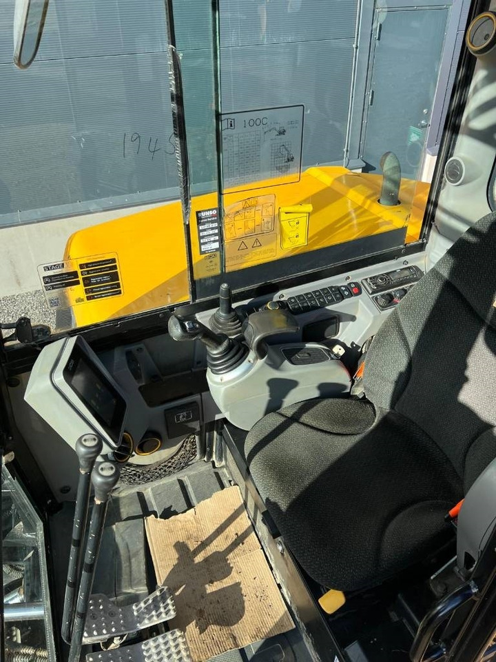 Miniexcavadora JCB 100C-2: foto 12