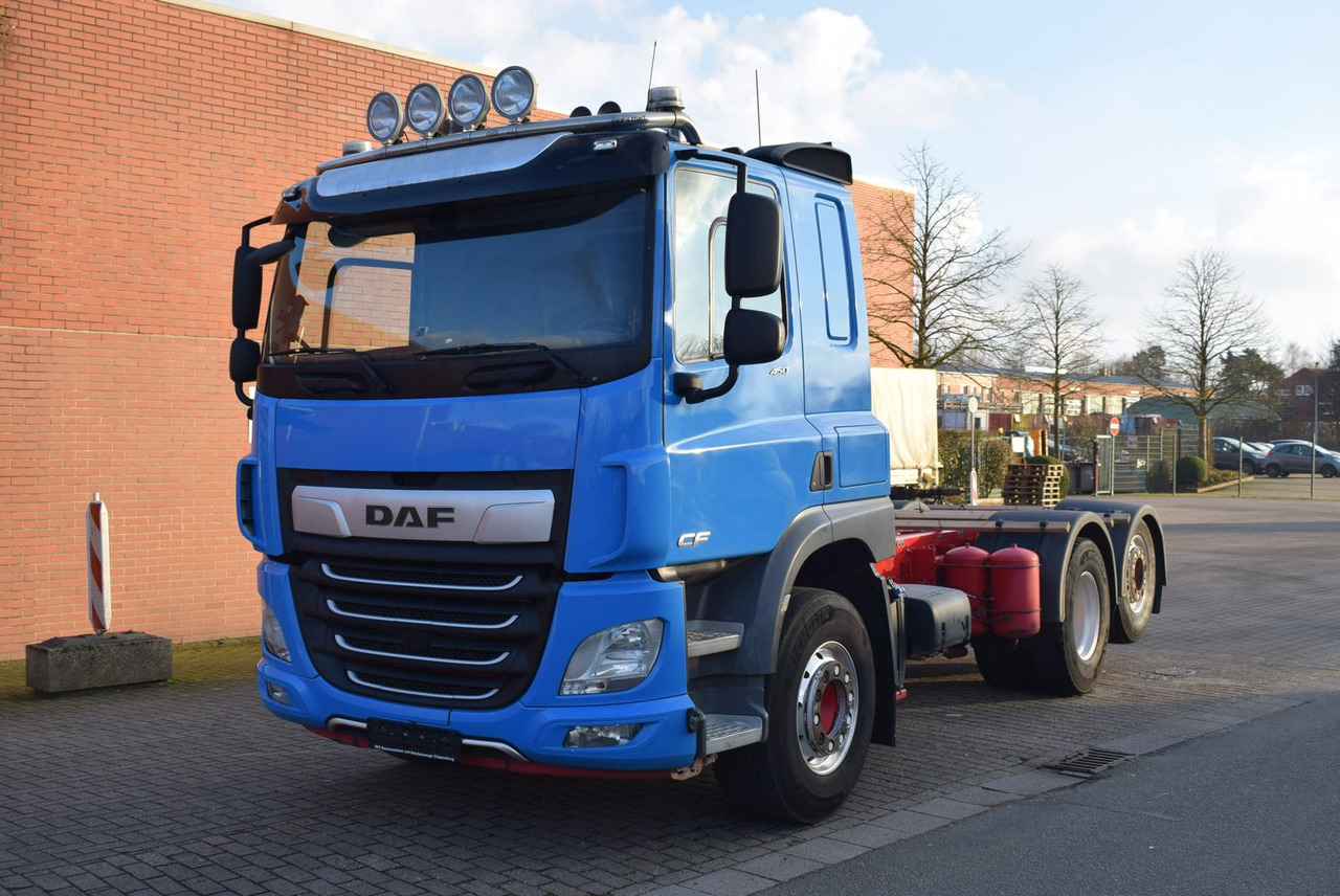 DAF CF 450 6x2 Fahrgestell Klima Navi Lift Retarder - Volquete camión: foto 1 DAF CF 450 6x2 Fahrgestell Klima Navi Lift Retarder - Volquete camión: foto 1