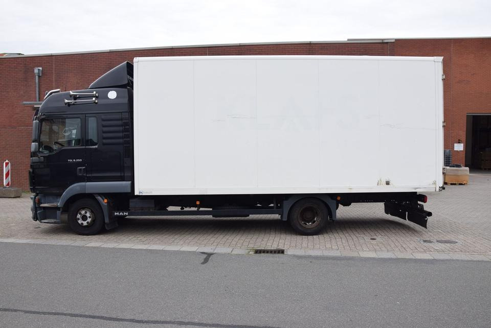 MAN TGL 8.250 Koffer 6,10m Klima AHK Standh Tempomat - Camión caja cerrada: foto 5 MAN TGL 8.250 Koffer 6,10m Klima AHK Standh Tempomat - Camión caja cerrada: foto 5