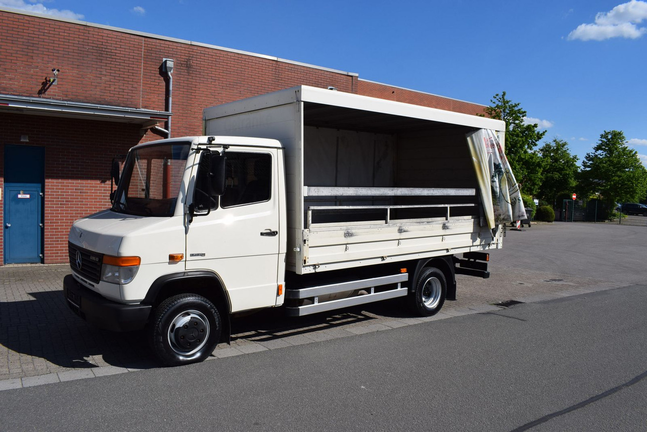 Mercedes-Benz Vario Vario 616 D GetränkeNutzlast 2450KG - Furgoneta con caja de lona: foto 1 Mercedes-Benz Vario Vario 616 D GetränkeNutzlast 2450KG - Furgoneta con caja de lona: foto 1