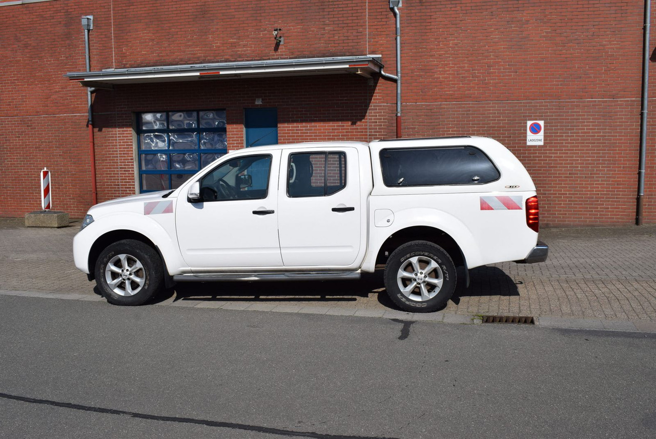 Nissan Navara Double Cab SE 4x4 Automatik Hardtop AHK - SUV/ Todoterreno: foto 2 Nissan Navara Double Cab SE 4x4 Automatik Hardtop AHK - SUV/ Todoterreno: foto 2