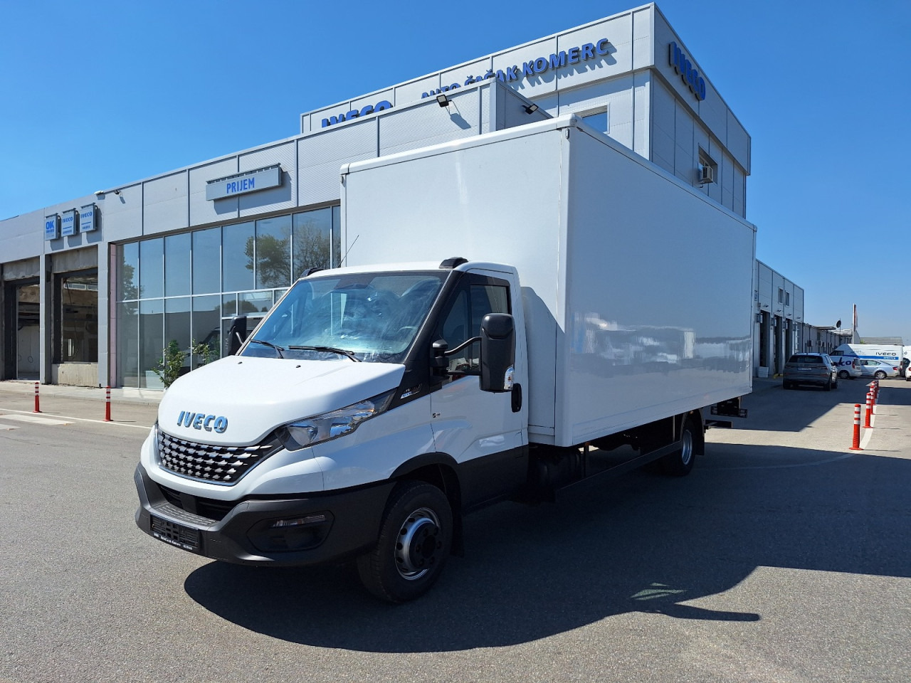 IVECO DAILY 72C18 A8 34m3 - Furgón: foto 1 IVECO DAILY 72C18 A8 34m3 - Furgón: foto 1