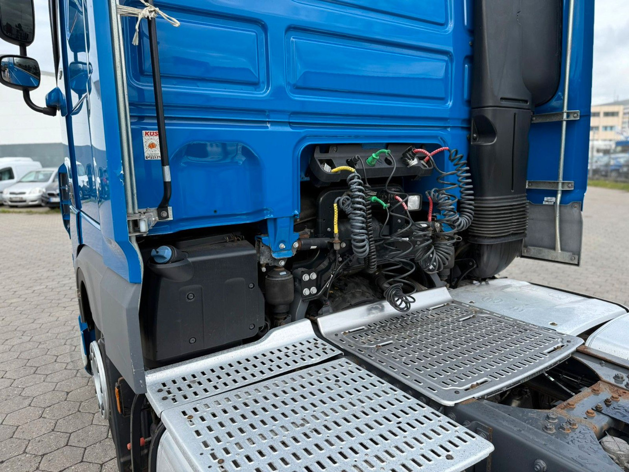 Leasing financiero de  DAF XF 480 Low +Retarter+2xTank leasing DAF XF 480 Low +Retarter+2xTank: foto 7